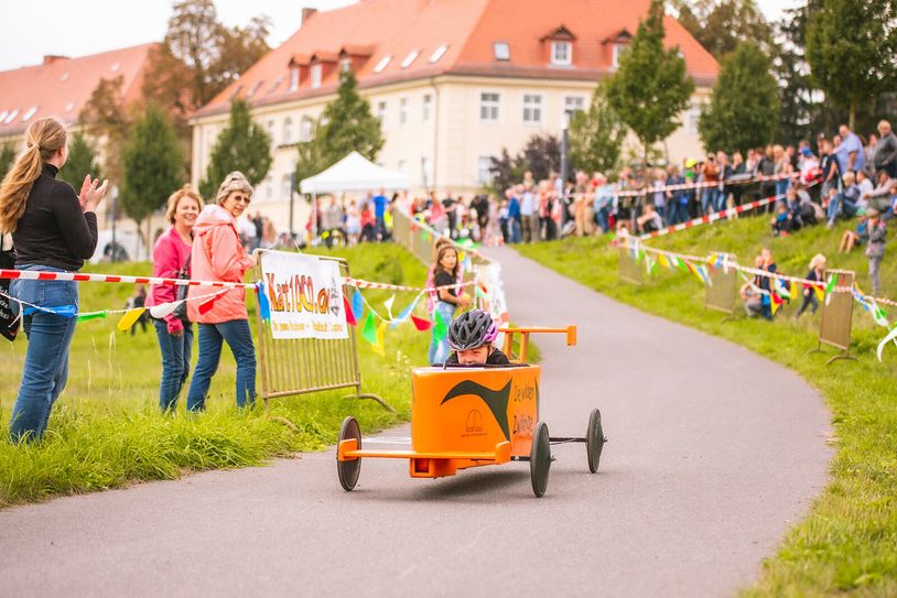 Beim Stöbern kann man so einige Dinge entdecken und umfunktionieren, damit so eine originelle Seifenkiste entsteht. Foto: PatLografie – Patrick Lucia