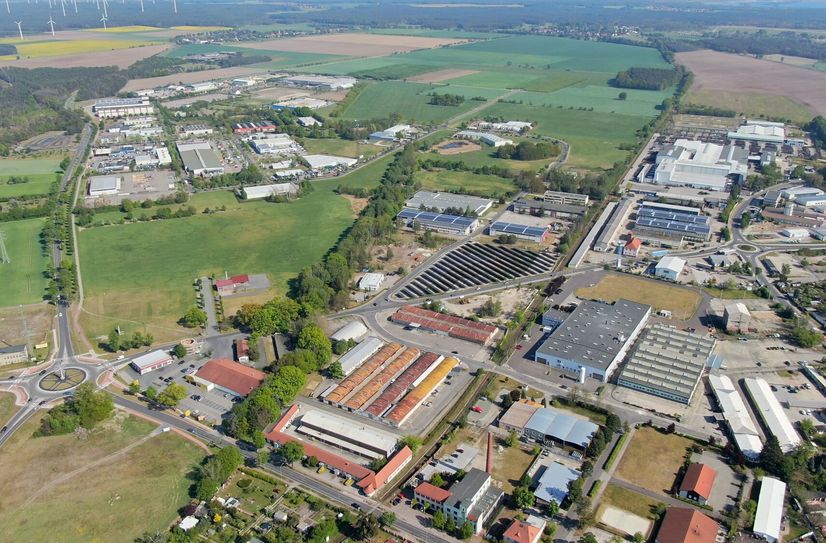 Der Gewerbepark in Massen soll in einem ersten Schritt um knapp 28 Hektar erweitert werden, damit künftige Anfragen bedient werden können.