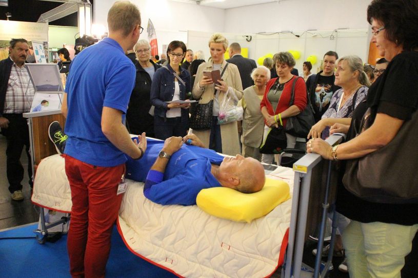 Live-Demonstrationen gehören zur Dresdner Pflegemesse einfach dazu. Foto: WochenKurier