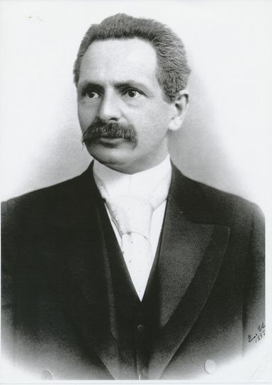 Der Tuchfabrikant und Cottbuser Ehrenbürger Max Grünebaum (1851-1925). Foto: Archiv des Staatstheaters Cottbus