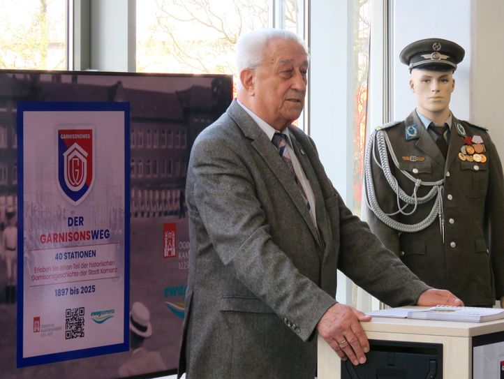 Oberstleutnant der NVA a.D. Ernst-Ferdinand Egel ist maßgeblich am Zustandekommen des Garnisonsweges in Kamenz beteiligt.