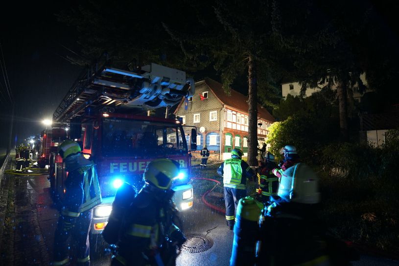 Dutzende Einsatzkräfte wurden am Dienstagabend in die Spreetalstraße alarmiert.