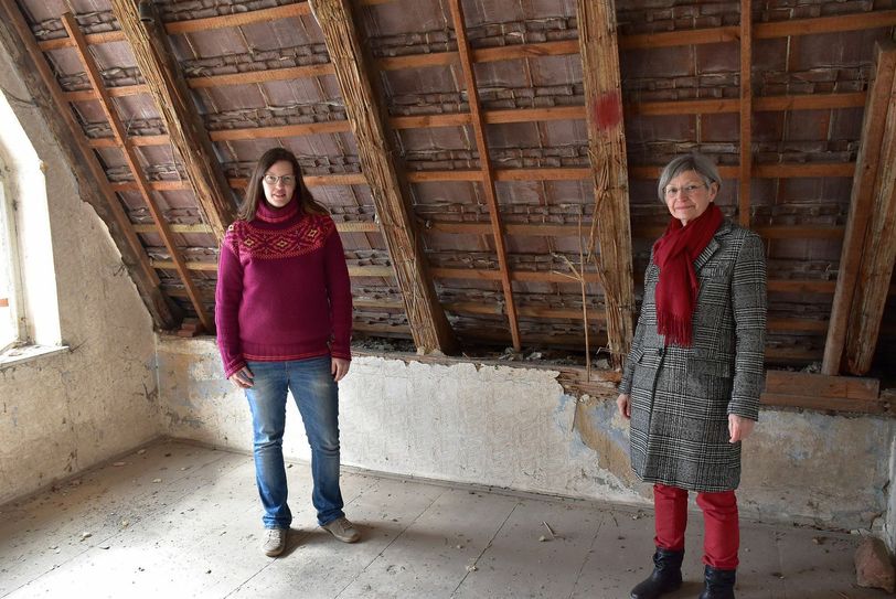 Johanna Singer, Mitarbeiterin der Bürgerstiftung Meißen bzw. Projektleiterin »Quartiersentwicklung Jahnareal« (li.) und Ina Heß, Vorstandsvorsitzende der Bürgerstiftung Meißen. Foto: Trache