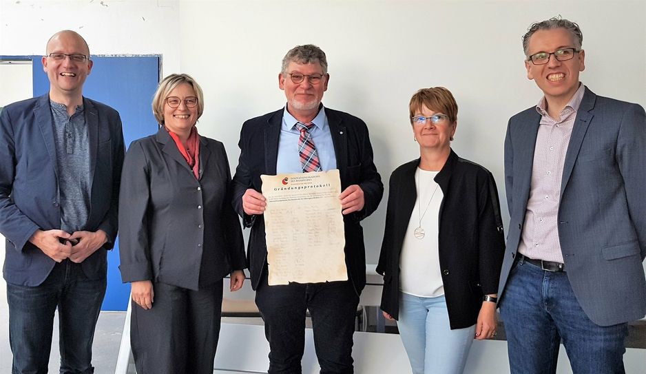 Das ist der Vorstand des neuen Vereins: Prof. Utz Dornberger, Prof. Ute Schröter-Bobsin, Jens-Torsten Jacob, Sybille Stenzel und Thomas Lehr (v.l.) Cornelia Hartzsch nicht im Bild.  Foto: KHS