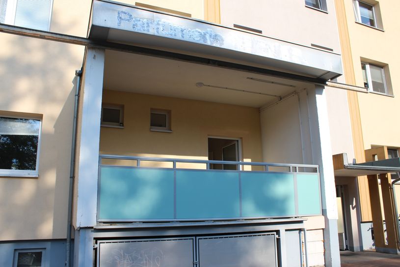 Die Laderampe an der Rückseite des Gebäudes wurde zum Balkon umgebaut. Foto: Keil