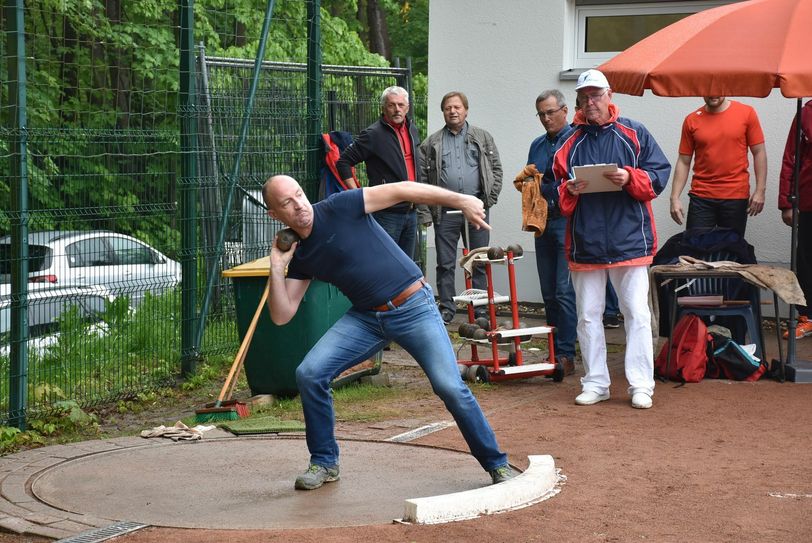 Henryk Eismann, Geschäftsführer der Wohnungsgesellschaft Freital mbH, legte sich ins Zeug. Foto: Trache