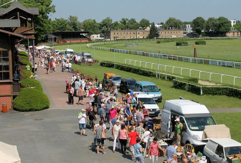 Trödelmarkt an der Galopprennbahn. Foto: PR