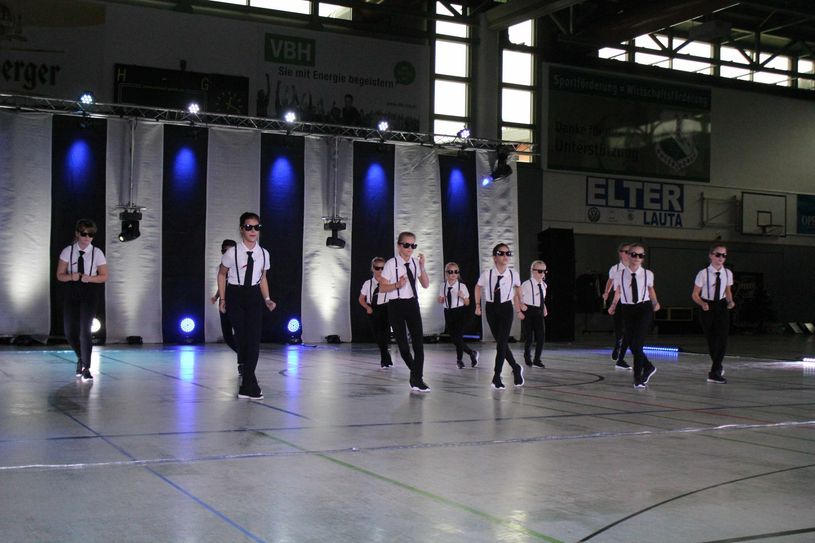 Die Teams des TC Schwarz-Gold, Spotlight, IceCubes und Red Tigers, begeisterten das Publikum mit ihren tollen Choreografien. Fotos: PR