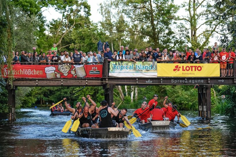 Zieleinfahrt während des Kahnstechens. Foto: Jegasoft Media e.K.