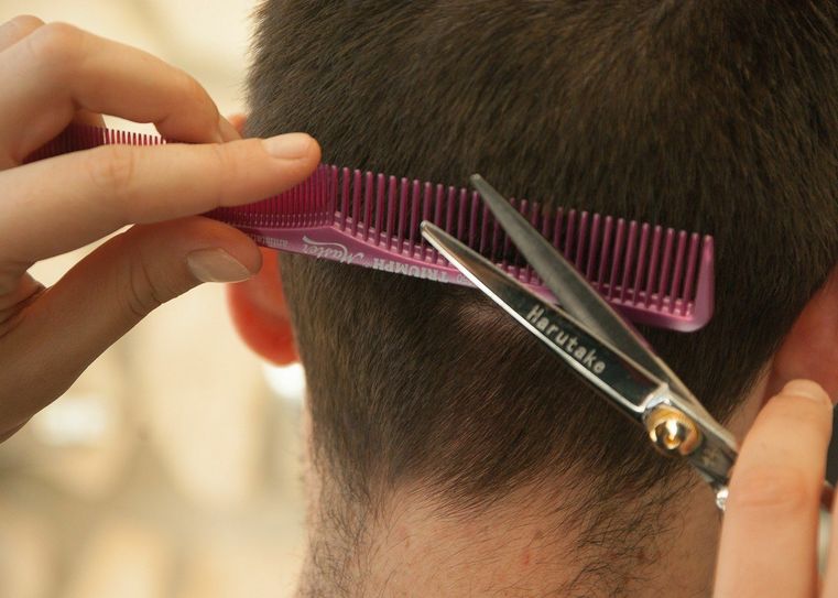 Die Corona-Krise stellt Friseure vor große Herausforderungen. Erst Zwangsschließung - nun Kundenansturm und Hygienevorschriften. Foto: pixabay