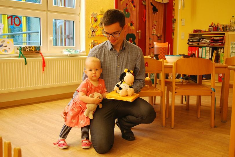 Kira zusammen mit ihrem Papa. Foto: Trache