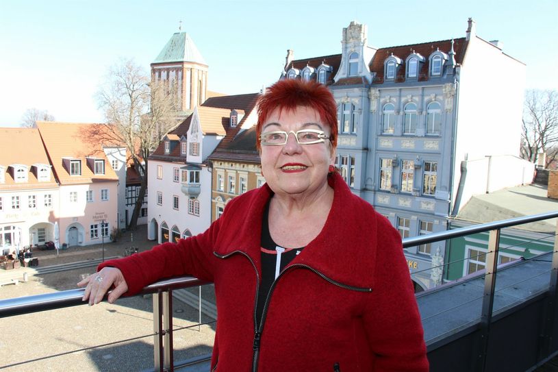 Märchenerzählerin Monika Auer aus Brieske freut sich auf die Märchentage.