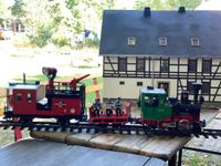 Auch die neuen Gartenbahn dreht ihre Runden.