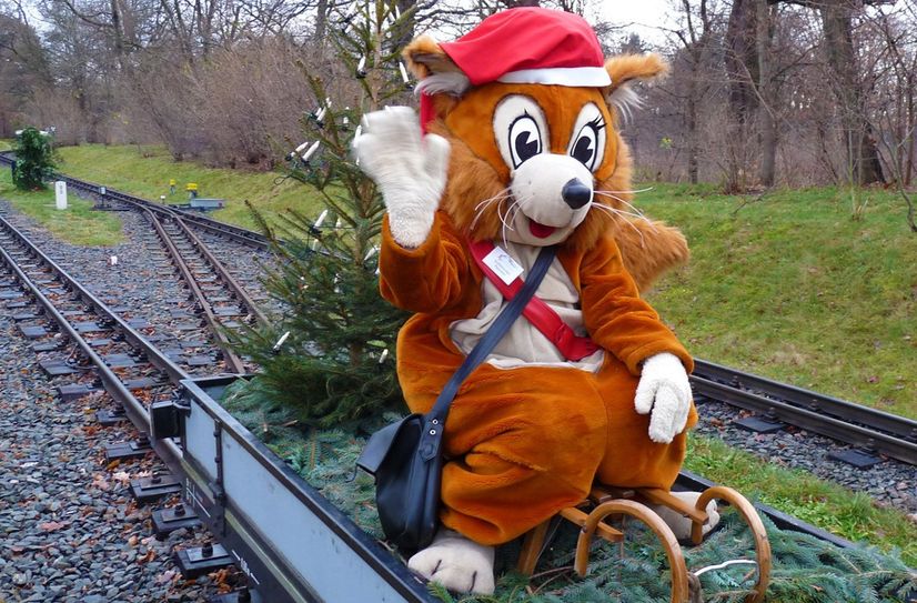 Maskottchen Parkolino fährt schonmal vor.