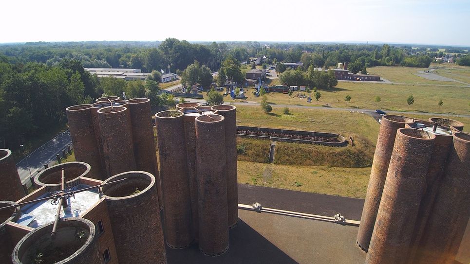 Die Biotürme am Reliktepark in Lauchhammer gehören wie der Park selbt zum Projekt »Bildungs- und Erlebniszentrum für Kunstguss und Industriekultur«. Foto: Stadt Lauchhammer