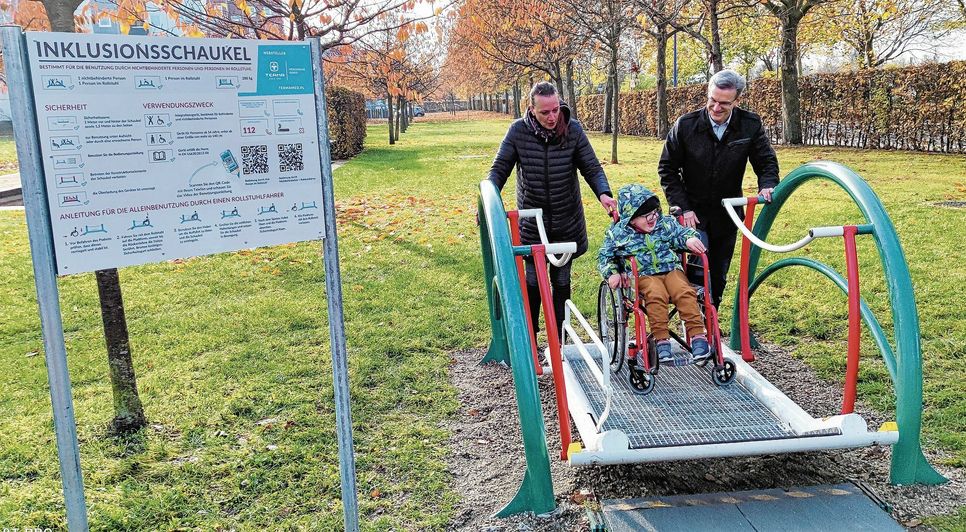 Die neu eingeweihte Schaukel. Foto: ws