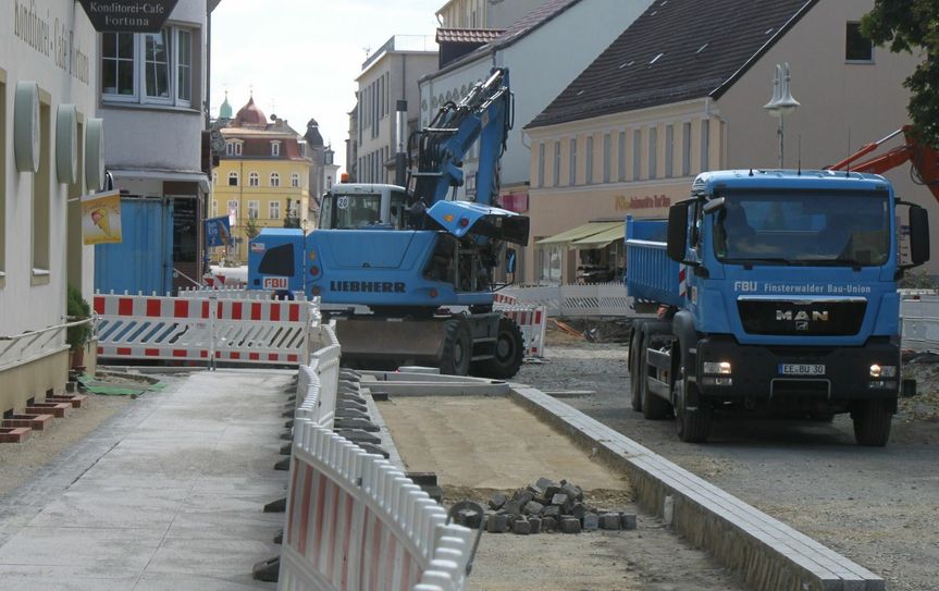 Wo täglich die Bagger am Werke sind steigt am 8. September das Straßenfest. Foto: Jürgen Weser