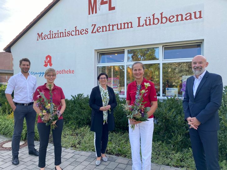 Haben die Zukunft im Blick (vo.li.na.r.e): Michael Eis (Prokurist MVZ CTK), Dr. Angelika Nobis (Fachärztin für Radiologie), Karin Linke (Geschäftsführerin Medizinisches Zentrum Lübbenau), Kersten Rentsch (Fachärztin für Radiologie) sowie Dr. Götz Brodermann (CTK-Geschäftsführer). Foto: Carl-Thiem-Klinikum Cottbus gGmbH