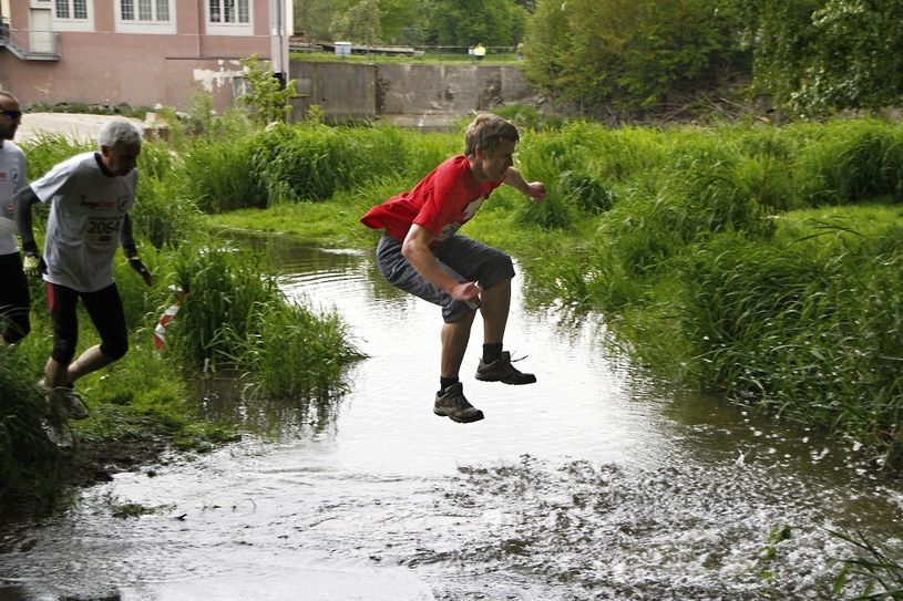 Nicht alle Hindernisse auf den Trails sind vom Verein aufgestellt. Foto: NAR/Ronny Lubahn