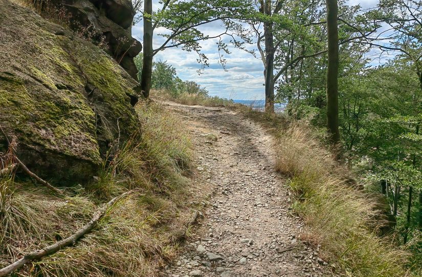 Die Rad- und Wanderwege sind in teils abenteuerlichem Zustand und als offizielle Abfahrten bzw. Aufstiege so kaum geeignet.