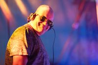 DJ S-Bone legt auf