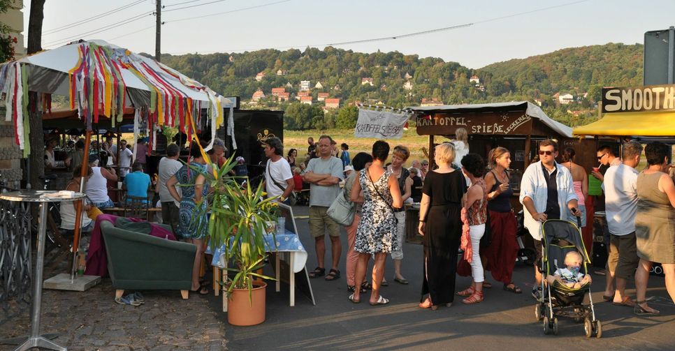 Das Laubegaster Inselfest gehört zu den beliebtesten Stadtteilfesten Dresdens. (Fotos: Verein)