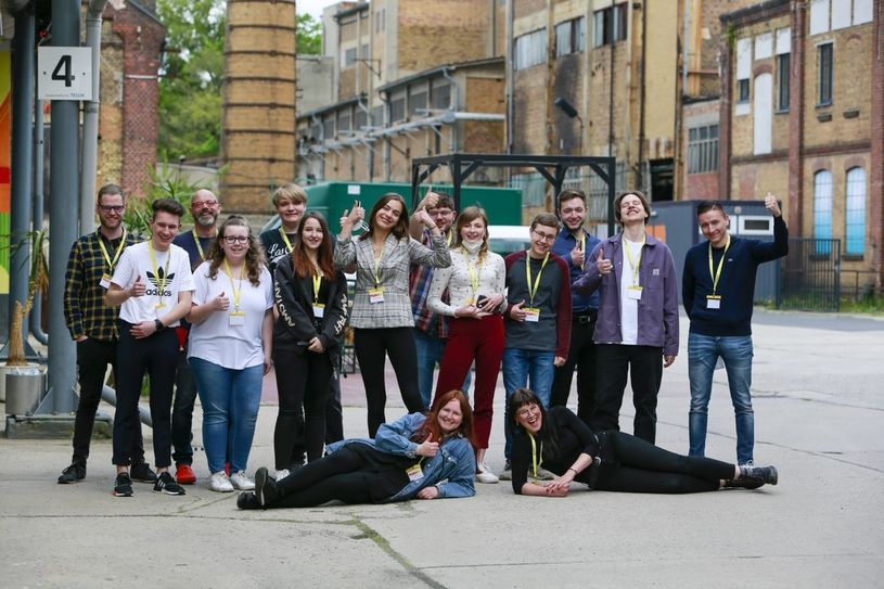 Gute Stimmung nach dem Jugendmeeting der „Mission 2038“ in Weißwasser. Diese Jugendlichen wollen mit ihren Ideen den Strukturwandel mitgestalten. Foto: Jörg Bartusch, Deutsch Kinder- und Jugendstiftung