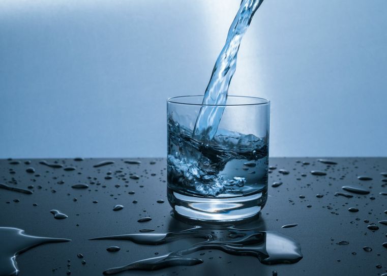 Reparaturen an den Leitungen und im Wasserwerk lassen Wasserkosten steigen. Foto: Pexels