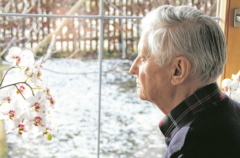 Jeder alleinstehende Senior freut sich über ein kleines Geschenk.