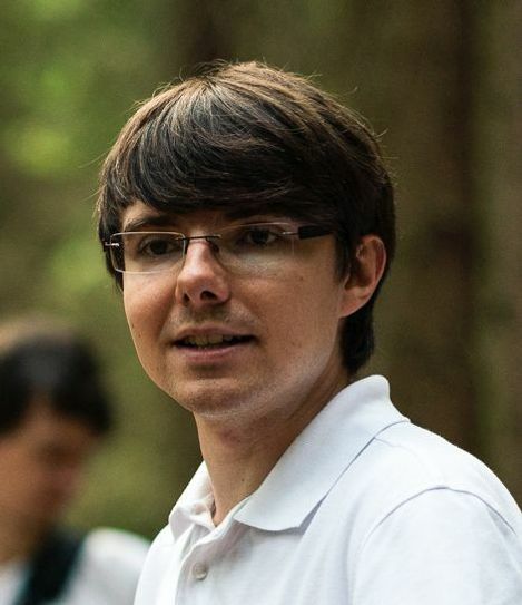 Kategorie "Ehrenamt": Roy-Udo Heim hat sich ganz und gar dem Thema Lebensrettung verschrieben. Schon als Schüler war er im Katastrophenschutz und Sanitätsdienst engagiert, wurde später Rettungsassistent. Heute ist er bei den Johannitern als Bereichsleiter für Erste-Hilfe-Bildung zuständig. Ehrenamtlich betreut er Jugendgruppen und Schulsanitätsdienste und baut das Projekt »Herzensretter« auf. Dabei bildet er Schüler ab Klasse 7 in Erste Hilfe aus, die wiederum als Junior-Trainer ihr Wissen weitergeben. Für das Projekt entwickelte er Ausbildungsmaterial und klärte die Finanzierung.
