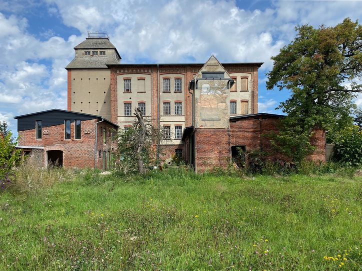 Für die Sanierung der ehemaligen Öl- und Getreidemühle in Sonnewalde gibt es eine Bundesförderung.  Foto: Henryk Spieß