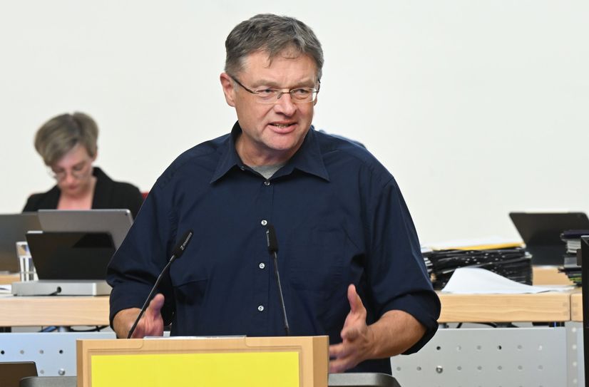 Holger Zastrow kritisiert seit Lagem, wie wichtige Objekte in der Stadt geplant werden.