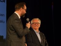 Das Großforschungszentrum Deutsches Zentrum für Astrophysik  (DZA) werde die gesamte Region verändern, werde die Lausitz auch für Arbeitskräfte aus dem Ausland attraktiver machen, darauf wies der Gründungsdirektor des DZA, Prof. Günther Hasinger (r.), im Gespräch. Foto: Rainer Könen