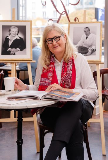 Zum Auftakt des Jubiläumsjahres präsentiert Elisabeth Kreutzkamm-Aumüller 208 Seiten voller Schätze. „Das Original Kreutzkamm Backbuch“ ist im Callwey Verlag und pünktlich zur Frankfurter Buchmesse erschienen.