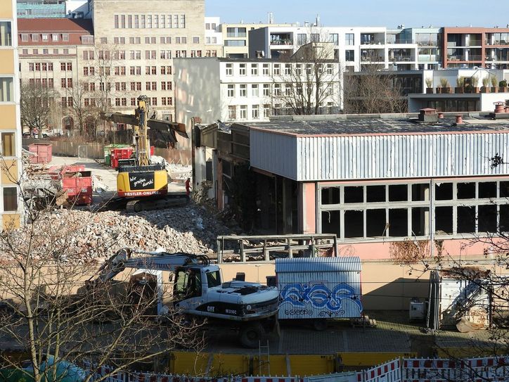 Im Januar begannen die Abrissarbeiten am Sozialkaufhaus.