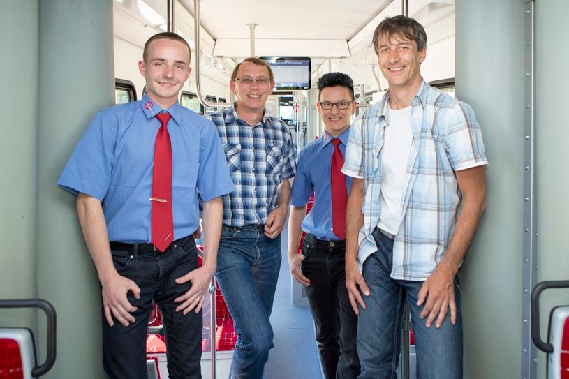 Azubis und Ausbilder von Cottbusverkehr informieren ebenfalls über die Möglichkeiten im Unternehmen. Foto: CBVerkehr