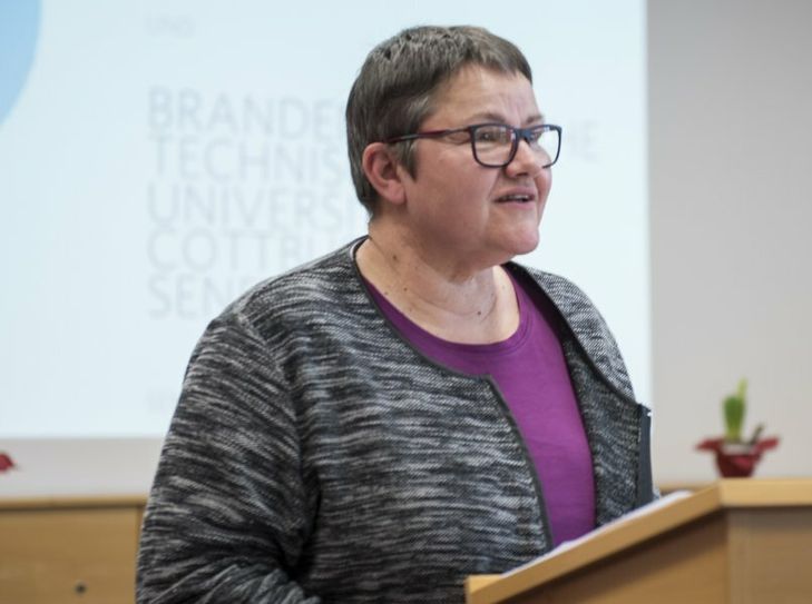 Dr. Barbara Hansen hält die Auftaktvorlesung der Kinderuni. Foto BTU Cottbus-Senftenberg
