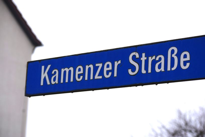 Die Kamenzer Straße muss im März wegen Kanalarbeiten halbseitig gesperrt werden.