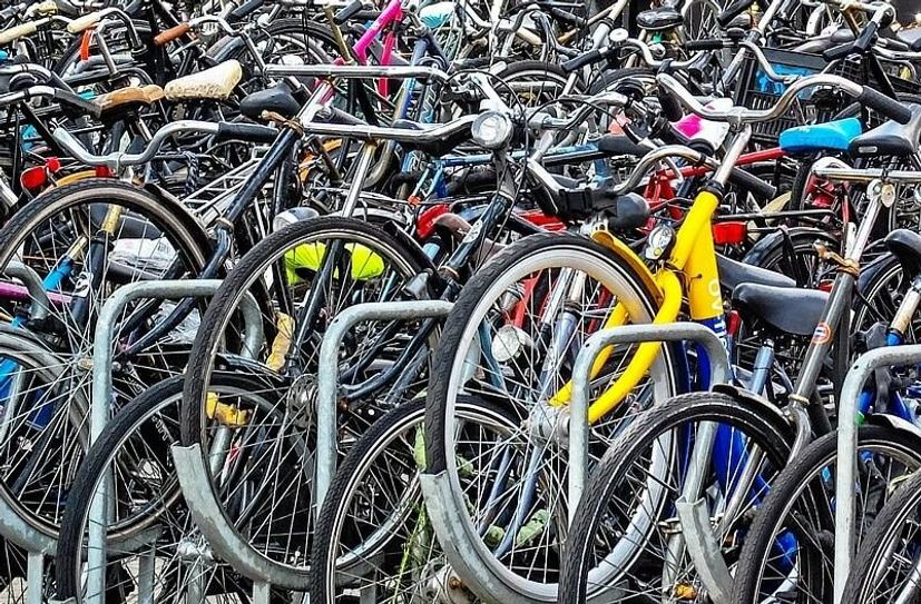 Auch Räder werden in Lübben versteigert.