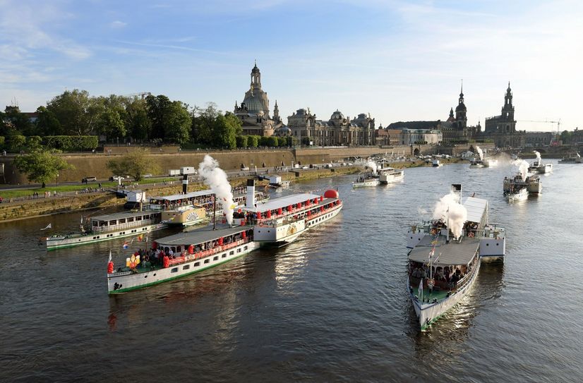 Die Riverboat Shuffle ist das erste große Event bei jedem Festival - die Schiffe fahren mit Dixiebands an Bord elbaufwärts. Sie sind allesamt bereits ausverkauft.