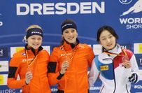 Siegerehrung: 500 Meter Frauen (v.l. Xandra Velzeboer, Suzanne Schulting, Minjeong Choi).