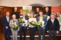 Die Kulturpreisträger 2023 v.l.n.r.: Landrat Christian Jaschinski, Anita Engelmann, Pfarrer Manfred Grosser, Regina Thomas, Sebastian Schiller, Peter Rose, Catrin Große, Werner Bruntsch, Andreas Claus, Manfred Hennig und Karl Trepsdorf. Foto: Pressestelle Kreisverwaltung/Torsten Hoffgaard