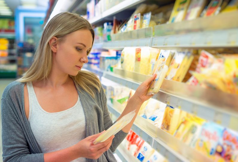 Augen auf beim Käsekauf: Immer mehr Hersteller von Milchprodukten, aber auch von anderen Lebensmitteln werben inzwischen gezielt mit dem Zusatz „Lactosefrei“. – Foto: dmitrimaruta / fotolia.de