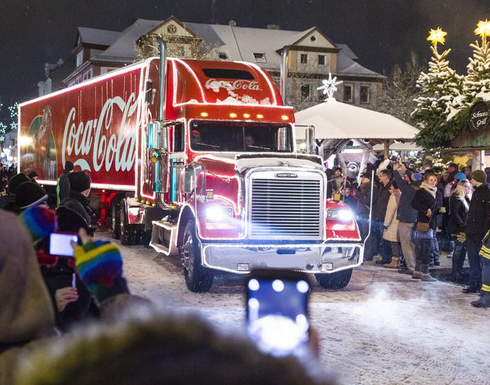 In diesem Jahr macht der Weihnachtstruck am 4. Dezember auf dem Oberkirchplatz in Cottbus halt und stimmt mit auf eine besinnliche Weihnachtszeit ein. Foto: coex