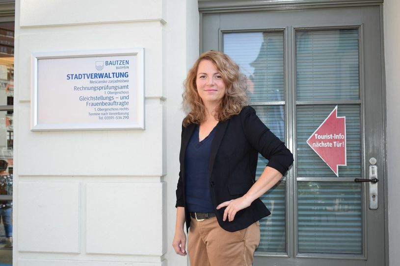 Fränzi Straßberger spricht offen über ihre Aufgaben als Gleichstellungs- und Frauenbeauftragte der Stadt Bautzen. Foto: Sandro Paufler