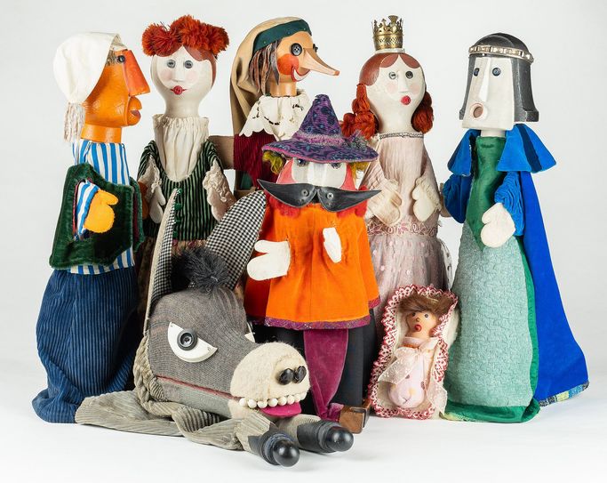 Die Figuren von Frieder Simons Inszenierung des Märchens »Rumpelstilzchen«.