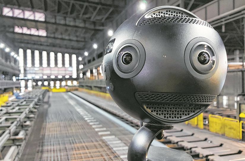 Mit 360-Grad-Kameras wurden die Abläufe im Riesaer Feralpi-Werk aufgenommen.  Foto: Feralpi