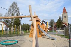 Ein neuer Spielplatz ist in der Gemeinde Waldhufen entstanden.