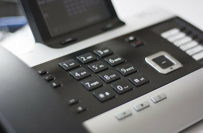 Vorsicht vor unlauteren Anrufen. Mieter sollten am Telefon keine persönlichen Angaben zu ihrer Strom-, Gas- oder Wärmeversorgung machen.