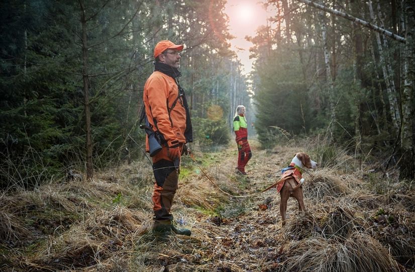 Jagd ist Teamarbeit: Bei der Bejagung des sächsischen Staatswaldes wird Sachsenforst durch zahlreiche private Jäger unterstützt.